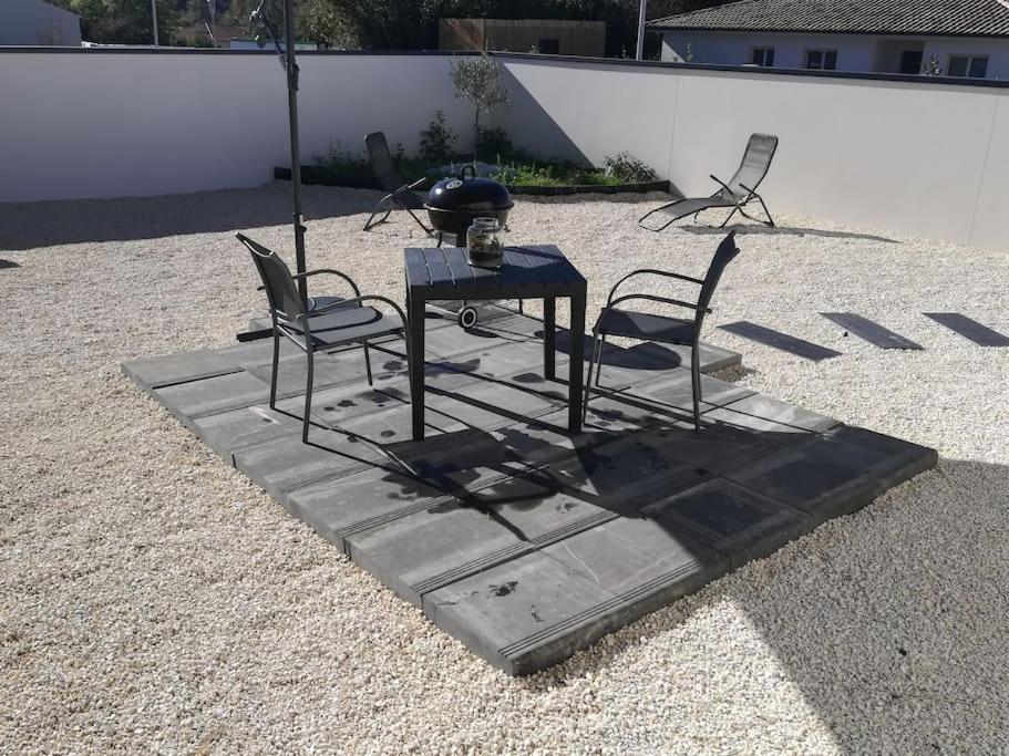 Studio Cosy Avec Acces Et Terrasse Independants Apartment Tresses Luaran gambar